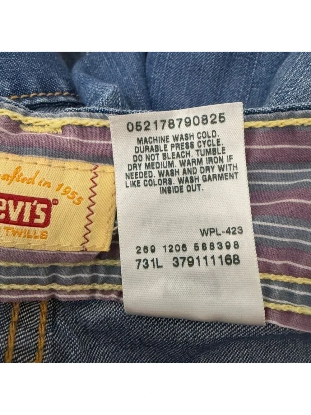 Levi's Denim Shorts, Size 5,‎ Blue